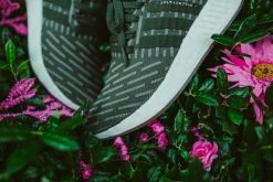 WMNS Adidas NMD_R2 PK (Khaki Green/Shock Pink) SNEAKERS