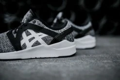 WMNS Asics Gel-Lyte Komachi (Black/White)