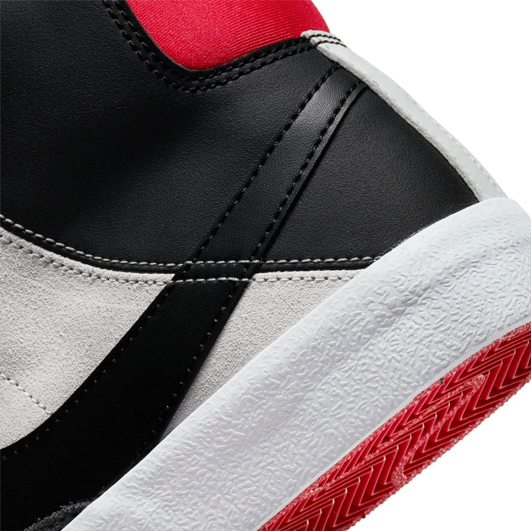 Nike Blazer Mid '77 SE D GS (Summit White/Black) 7 Nike Blazer Mid '77 SE D GS (Summit White/Black)
