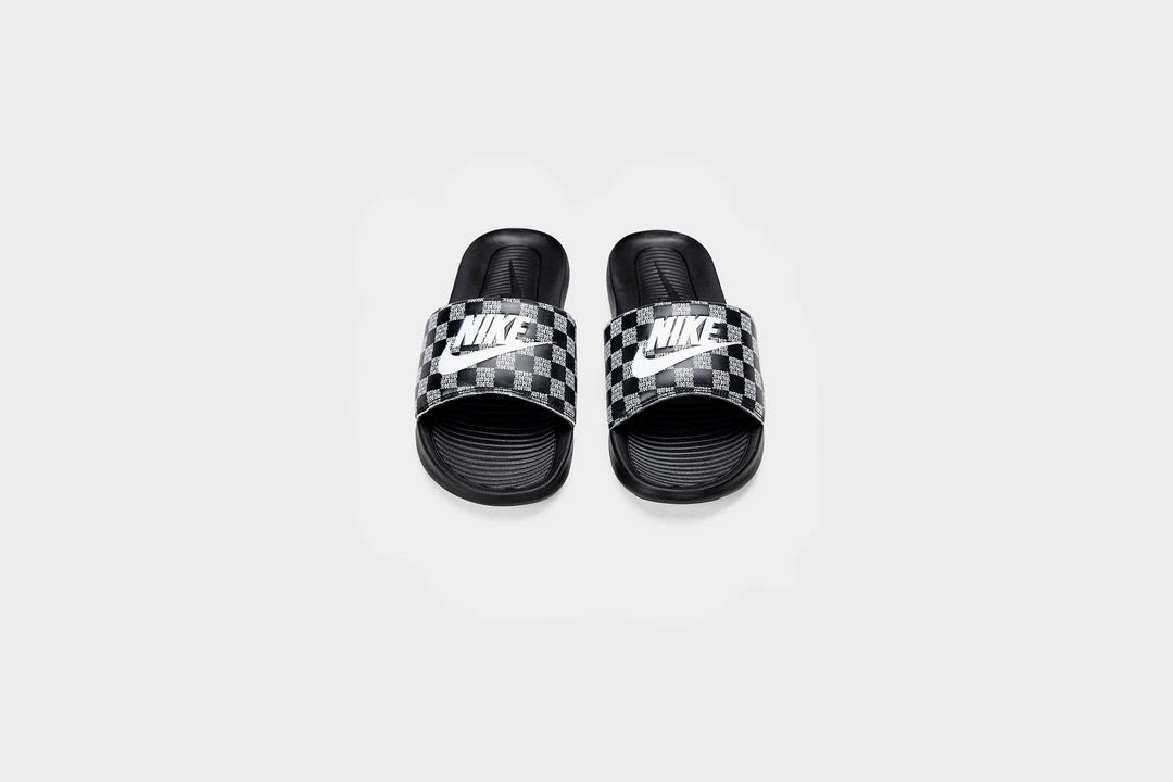 Nike Victori One Slide Print (Black/White-Black) SNEAKERS 1 Nike Victori One Slide Print (Black/White-Black) SNEAKERS
