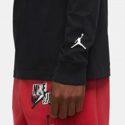 APPAREL Jordan Chimney Long Sleeve T-Shirt (Black-University Red)