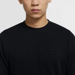 APPAREL Nike SB Thermal Skate Top (Black)