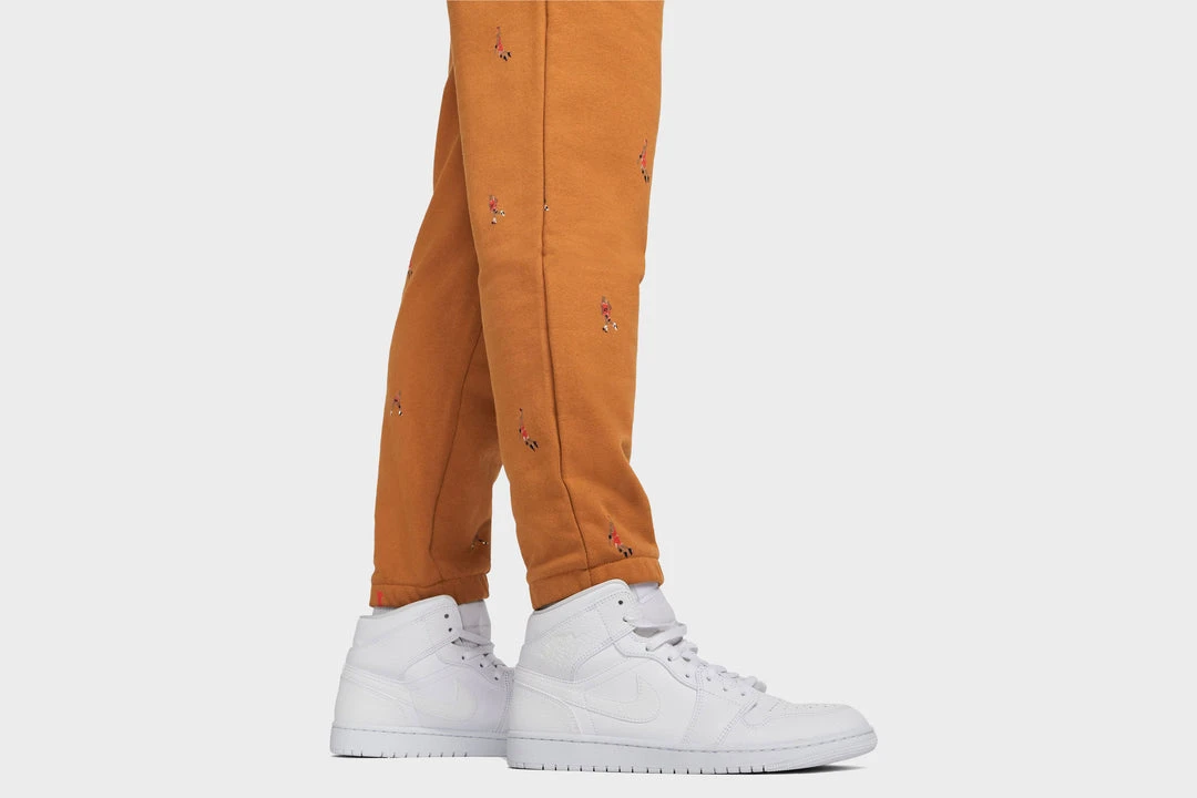 New Arrivals Jordan Essentials Printed Fleece Pants (Brown) 4 New Arrivals Jordan Essentials Printed Fleece Pants (Brown)