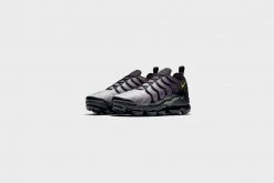 Nike Air Vapormax Plus (Black/Volt-White)