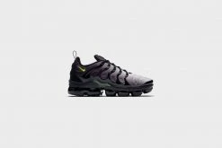 Nike Air Vapormax Plus (Black/Volt-White)