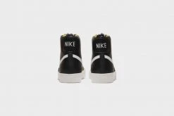 Nike Blazer Mid ‘77 VNTG (Black/White-Sail)