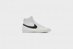 Nike Blazer Mid ‘77 VNTG (White/Black)