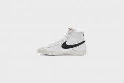 Nike Blazer Mid ‘77 VNTG (White/Black)
