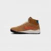 Nike Hoodland (Lt British Tan/Team Orange) SNEAKERS
