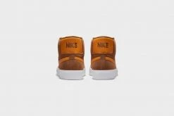 Nike SB Zoom Blazer Mid (Pecan/Light Curry-Pecan-White) New Arrivals