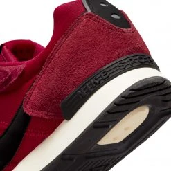 Nike Venture Runner (Pomegranate/Black) New Arrivals