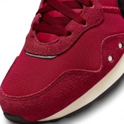 Nike Venture Runner (Pomegranate/Black) New Arrivals
