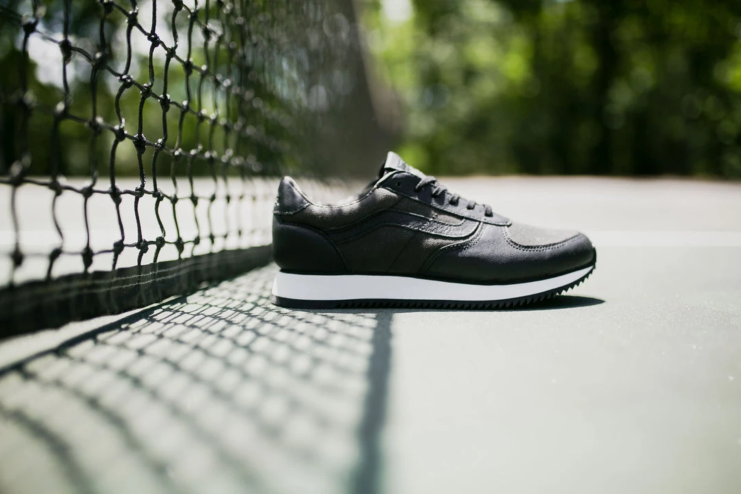 Vans Suiting Runner (Black/White) 1 Vans Suiting Runner (Black/White)