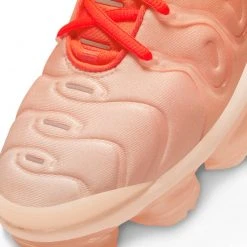 WMNS Nike Air VaporMax Plus (Guava Ice/Rush Orange-Black) New Arrivals