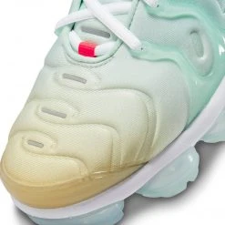 WMNS Nike Air VaporMax Plus (Mint Foam/Metallic Silver) New Arrivals