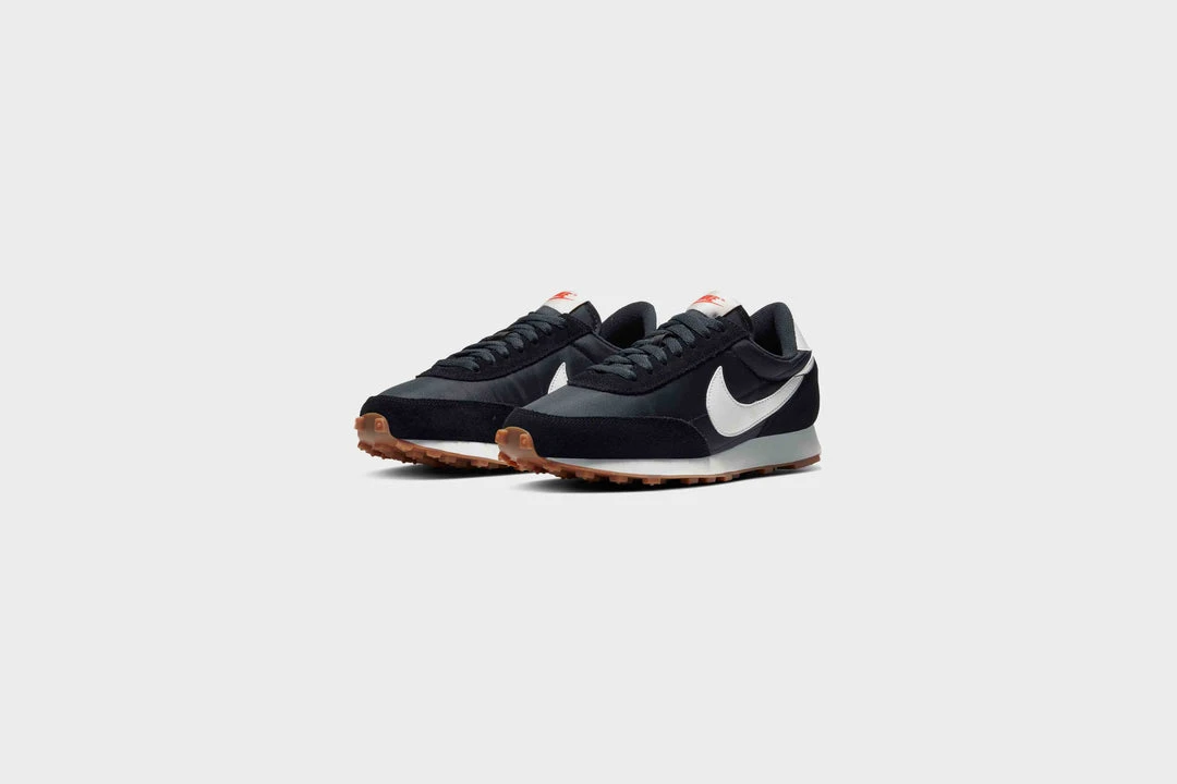 WMNS Nike DBreak (Black/Summit White-Off Noir) 4 WMNS Nike DBreak (Black/Summit White-Off Noir)