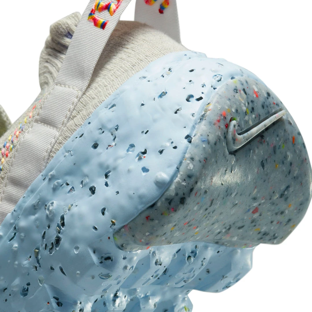 WMNS Nike Space Hippie 04 (Summit White/Multi-Color) 7 WMNS Nike Space Hippie 04 (Summit White/Multi-Color)