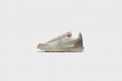 WMNS Nike Waffle Racer LX Series QS (Pale Ivory/Silver-Muslin) SNEAKERS