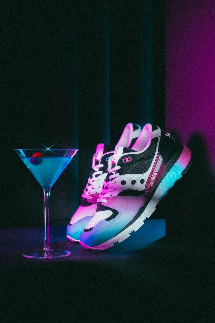 Saucony Azura Acribik Tech Noir (Black/Pink) 6 Saucony Azura Acribik Tech Noir (Black/Pink)