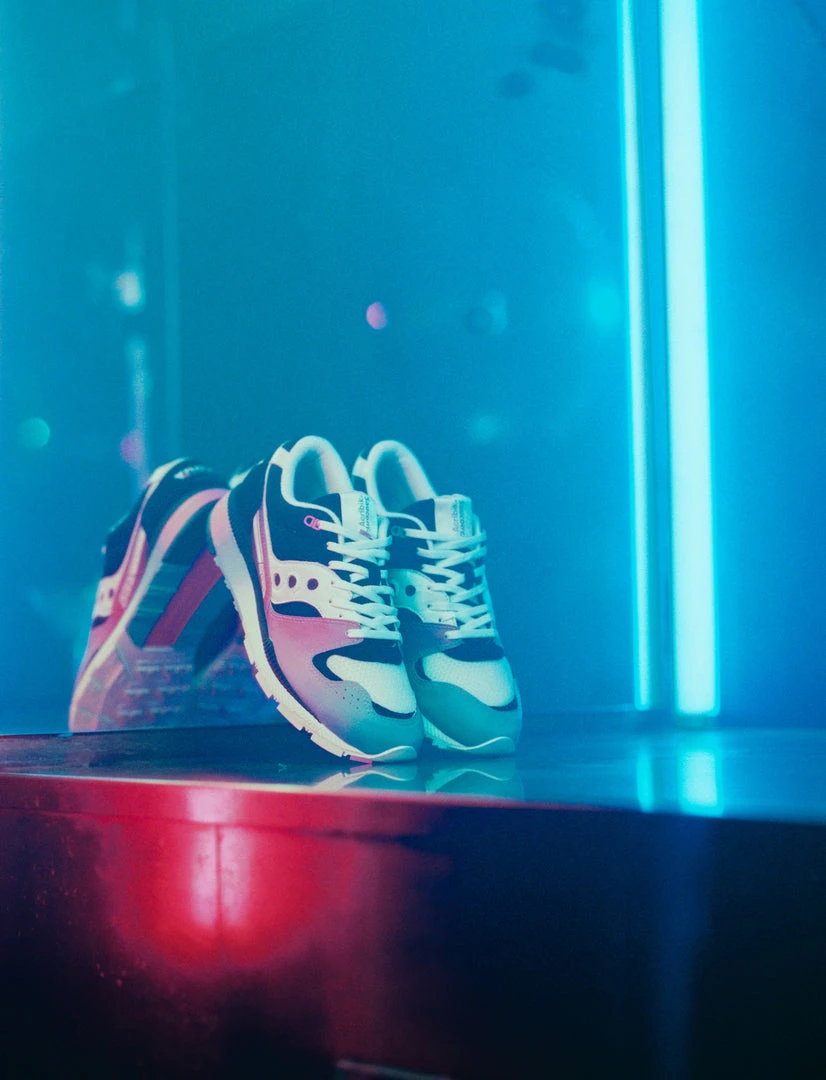 Saucony Azura Acribik Tech Noir (Black/Pink) 3 Saucony Azura Acribik Tech Noir (Black/Pink)